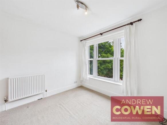 2 bed Apartment for sale Image 8
