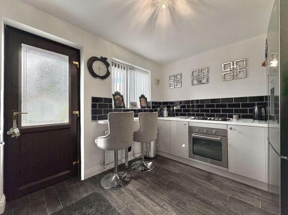 Highland Road, UPPER GORNAL, DY1 3BT photo 4
