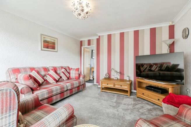 3 bed Semi-Detached for sale Image 8