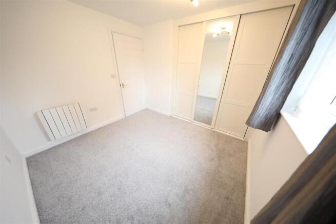 2 bed Apartment to rent Image 5