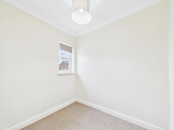 CAM01740G0-PR0498-STILL008