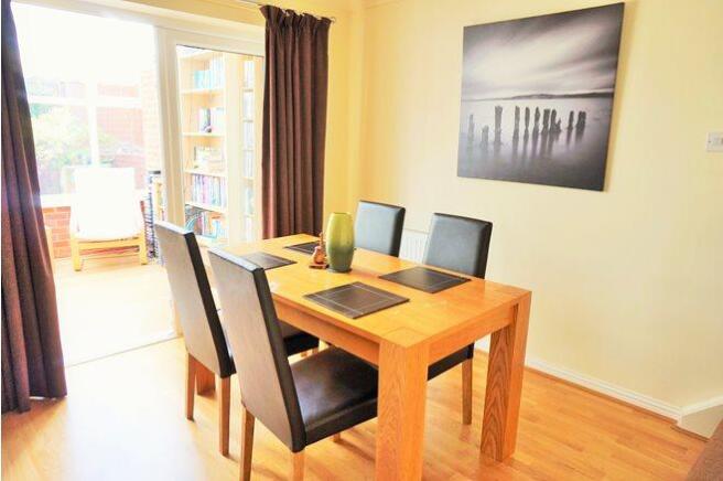 Lounge/Dining Room
