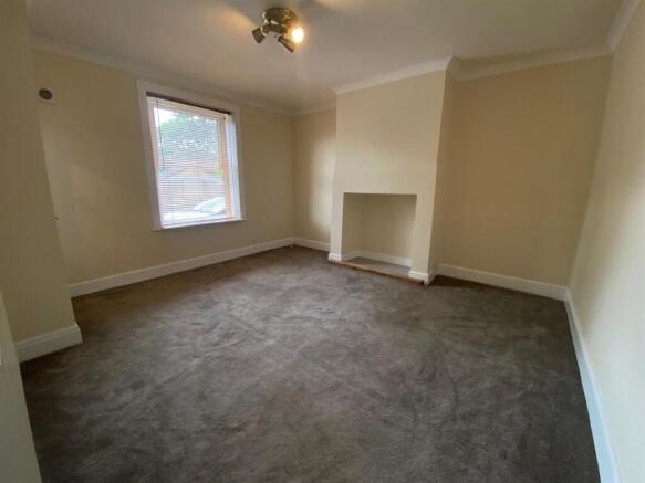 LOUNGE 1.jpg