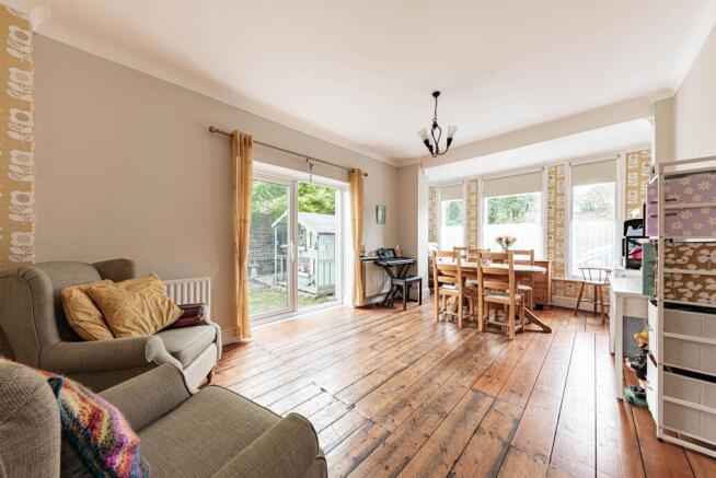 Living Room (2)