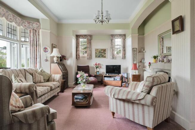SITTING & DINING ROOM