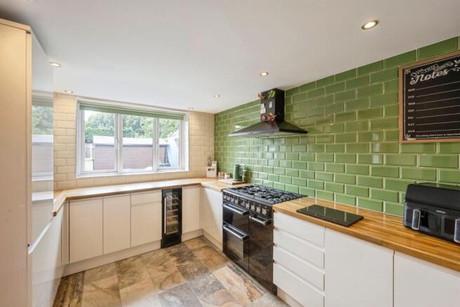 3 bed Semi-Detached Bungalow for sale Image 7