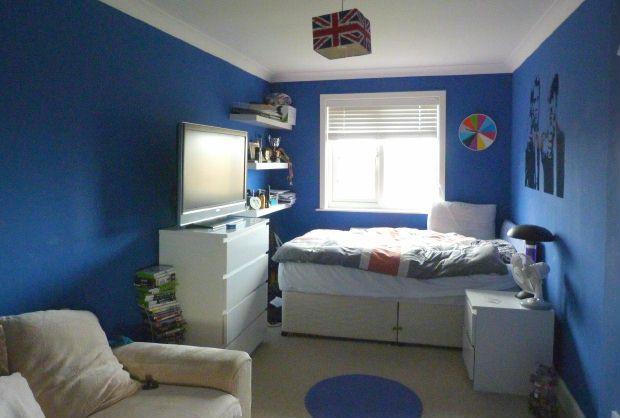 BEDROOM 2
