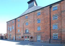 37, The Malt House, Cairns Close, Lichfield WS14 9TP