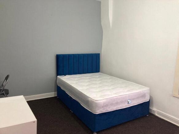 3 bed House to rent Image 5