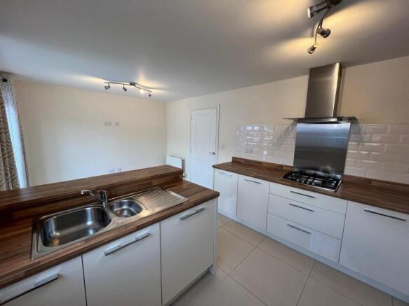 Kitchen1.jpg