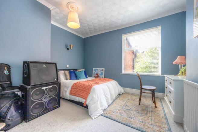 3 bed Terraced for sale Image 12