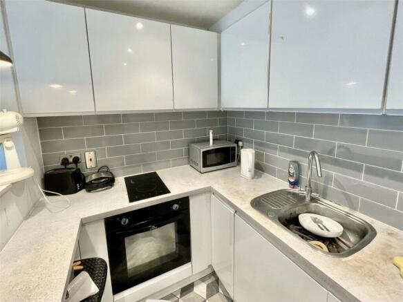 1 bed Flat for sale Image 5