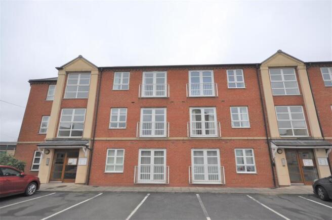 2 bed Apartment to rent Image 8