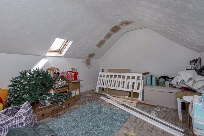 LOFT ROOM 
