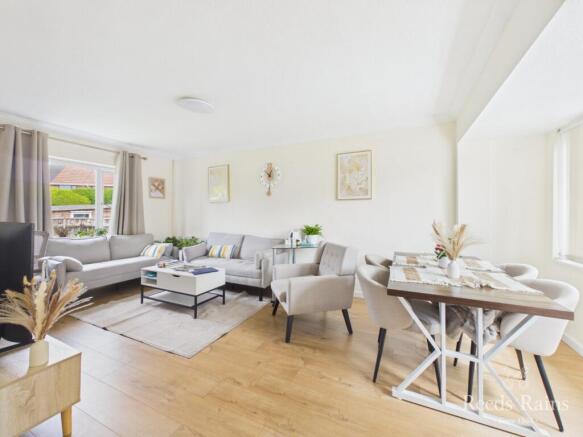 3 bed Semi-Detached for sale Image 4