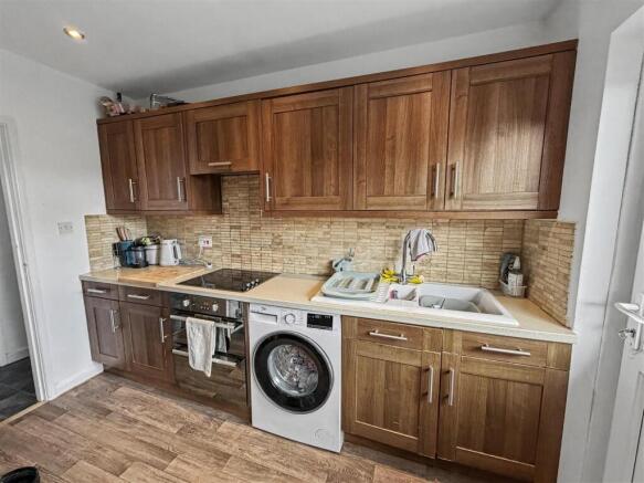 Well fitted kitchen