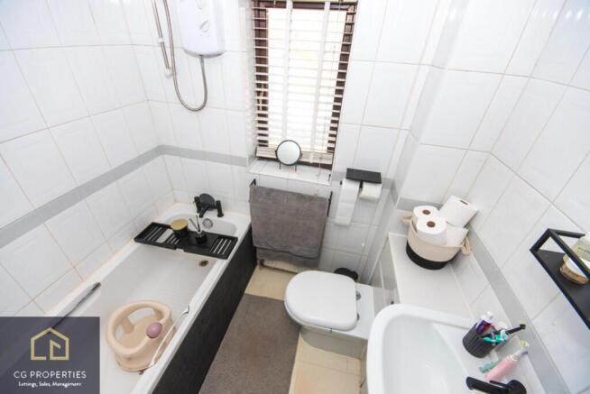 2 bed Semi-Detached for sale Image 8