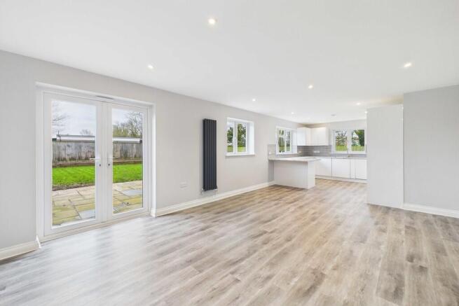 CAM01689G0-PR0502...