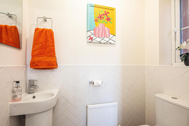 4 bed Detached for sale Image 11