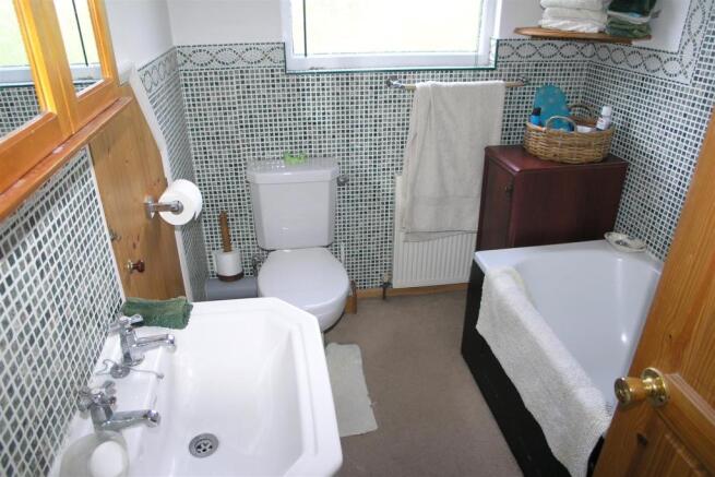 BATHROOM/W.C.