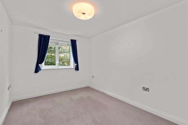 2 bed Flat for sale Image 12