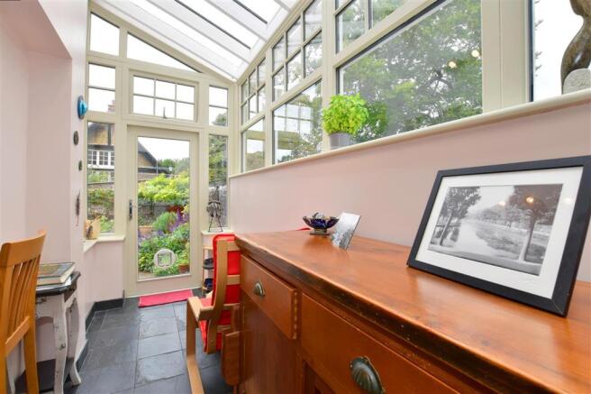 Kitchen/ Breakfast Room