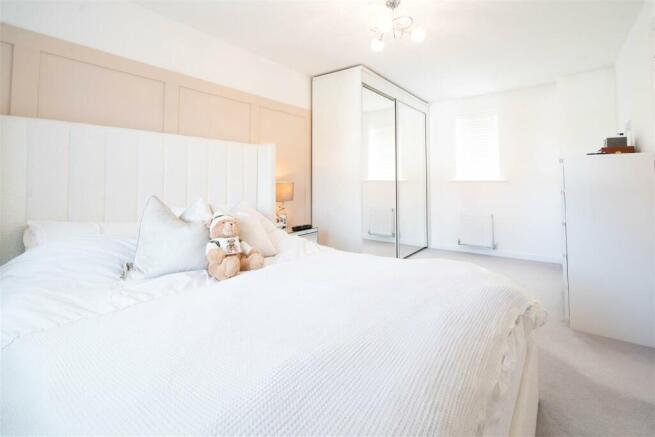 main bedroom-4.jpg