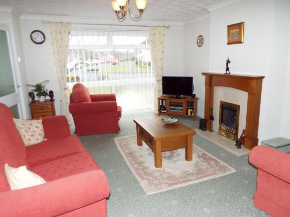Lounge/Dining Room