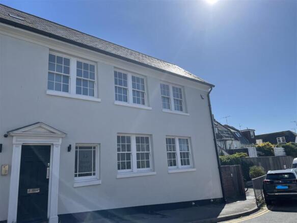 Apartment in Brighton - View 4