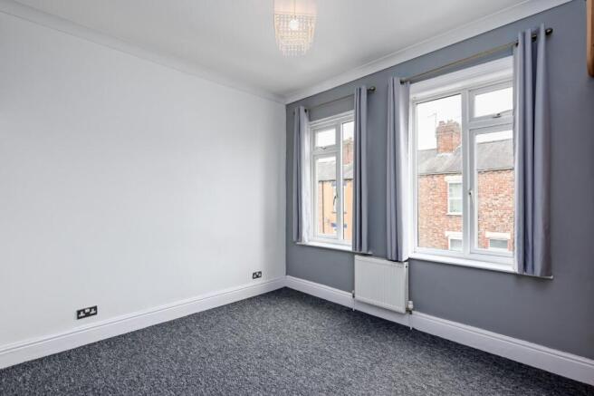 2 bed Terraced to rent Image 8