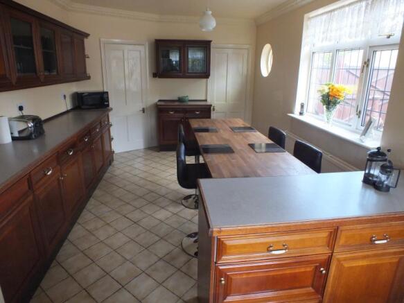 Breakfasting Kitchen