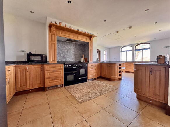 4 bed Smallholding for sale Image 5
