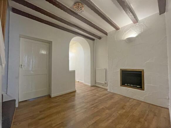 butt park road 33 Dining Area...jpg