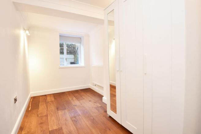 2 bed Flat for sale Image 8