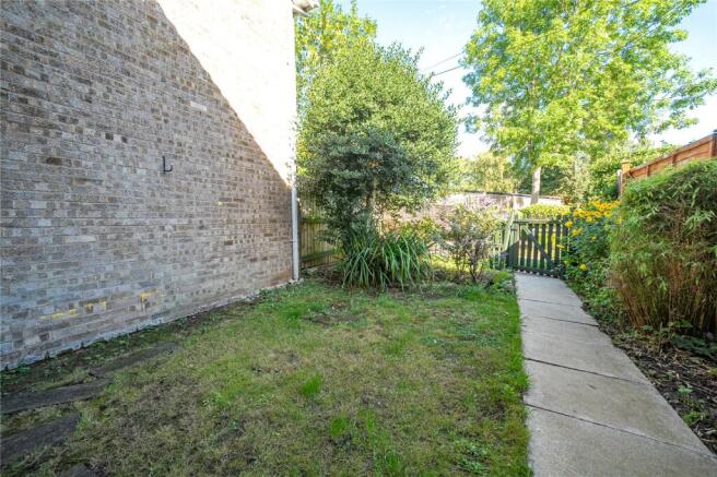 3 bed Terraced for sale Image 9