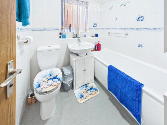 1 bed Ground Flat for sale Image 8