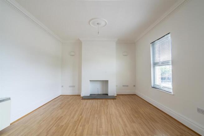 2 bed House for sale Image 9