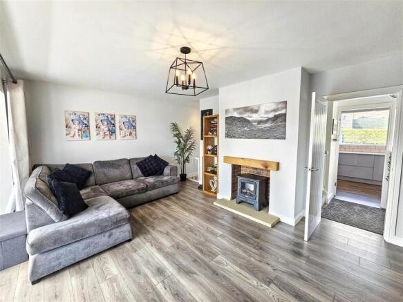 3 bed Semi-Detached for sale Image 8