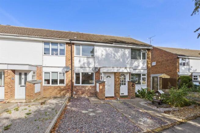 16 Ditchingham Close, HP19 7SA (LOW RES)-10.jpg