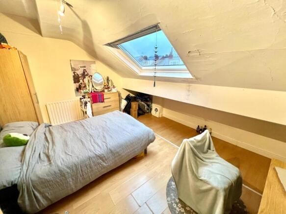 5 bed Terraced to rent Image 8