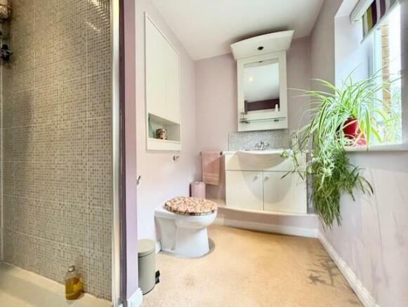 En-Suite Bedroom 1