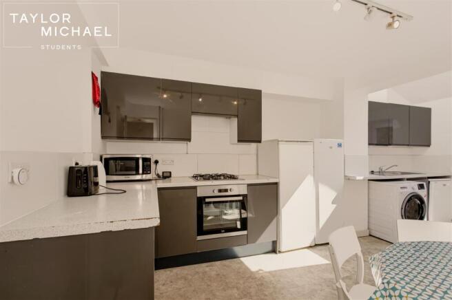 Kitchen / Living Room