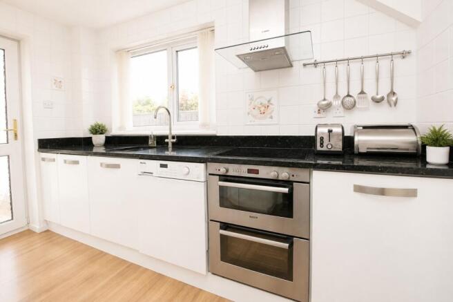 3 bed Detached for sale Image 6