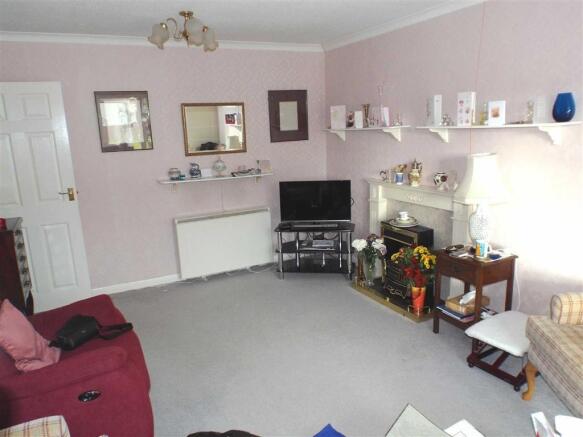 KITCHEN: