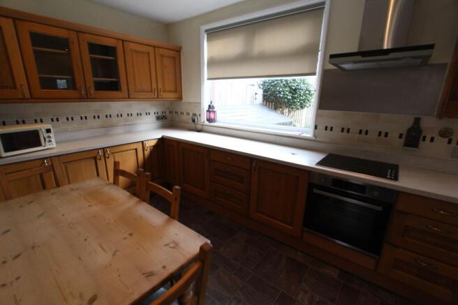 3 bed Not Specified to rent Image 7