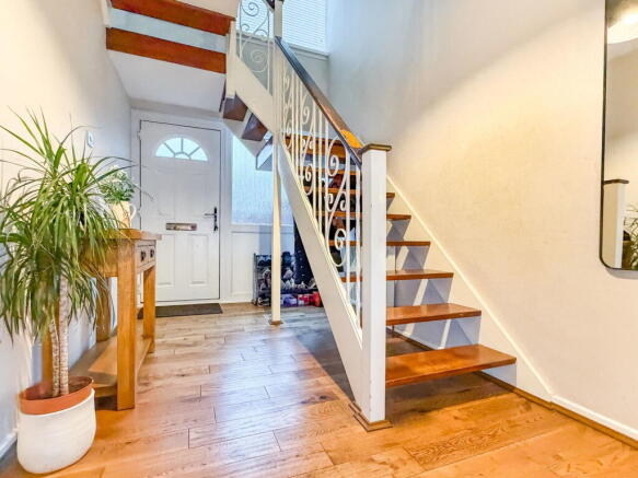3 bed Semi-Detached for sale Image 12