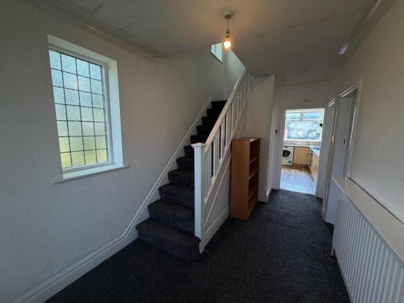 4 bed House to rent Image 9