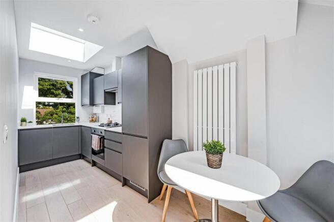 Flat 3, 16 Brouncker Road-7.jpg
