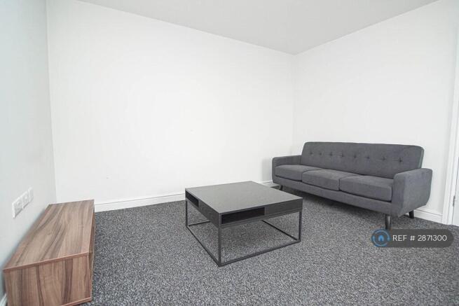 1 bed Flat to rent Image 4