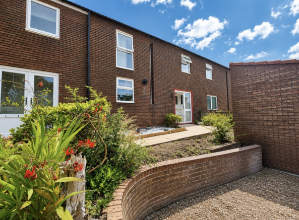 Sparrowhawk Close, Palacefields, Runcorn, WA7 photo 4